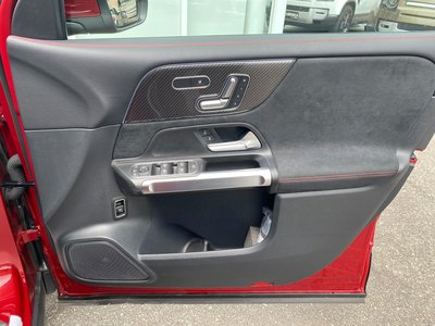 2025 Mercedes-BENZ GLB thumbnail 62