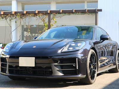 PORSCHE PANAMERA - 1