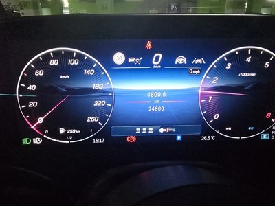 MERCEDES-BENZ E-CLASS - 8