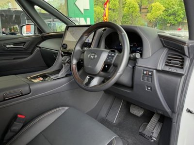 TOYOTA ALPHARD - 2