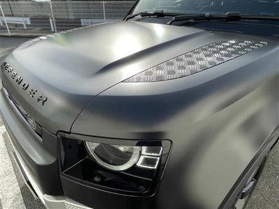 LAND ROVER DEFENDER - 10