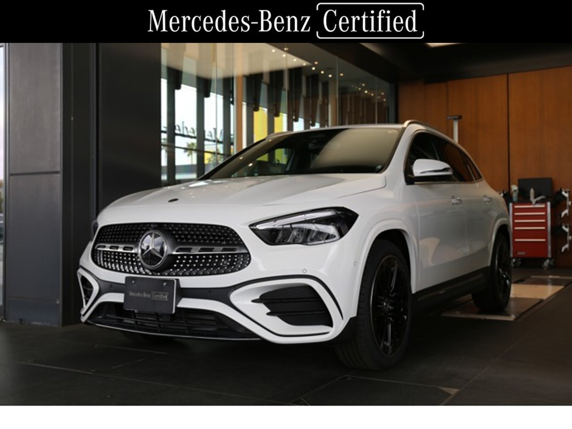 MERCEDES-BENZ GLA - View 1