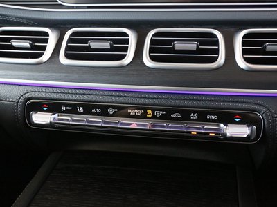 2025 Mercedes-BENZ GLS — миниатюра 26