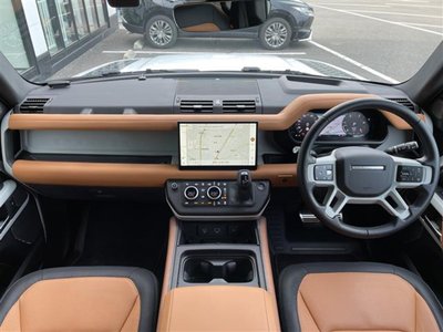 LAND ROVER DEFENDER - 2