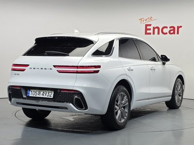 صورة 3 لـ 2022 Genesis GV70