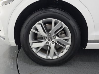 صورة 6 لـ 2022 Genesis GV70