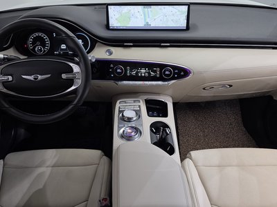 صورة 5 لـ 2022 Genesis GV70