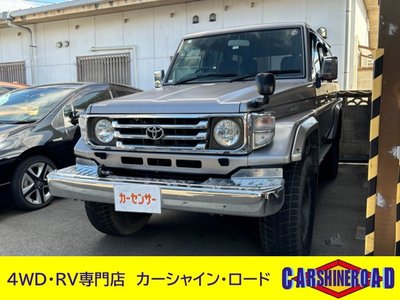 TOYOTA LAND CRUISER 70 - 2