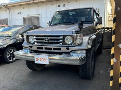 TOYOTA LAND CRUISER 70