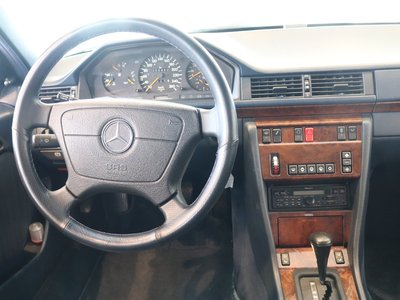 صورة مصغرة 90 لـ 1992 Mercedes-BENZ MEDIUM-CLASS
