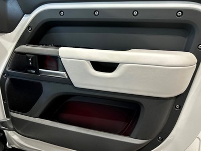 2026 LAND Rover DEFENDER — миниатюра 12