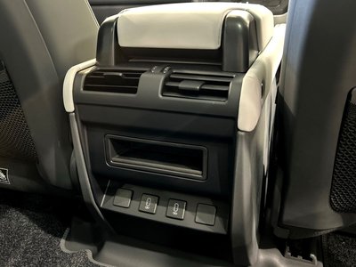 2026 LAND Rover DEFENDER — миниатюра 15