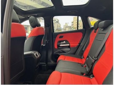 MERCEDES-BENZ GLA - 7