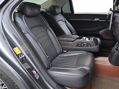 2019 Genesis G90 — миниатюра 12