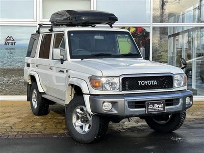 TOYOTA LAND CRUISER 70 - 7
