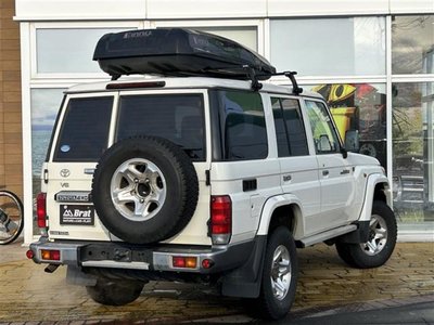 TOYOTA LAND CRUISER 70 - 2