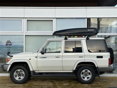 TOYOTA LAND CRUISER 70 - 5