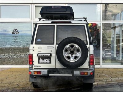 TOYOTA LAND CRUISER 70 - 4