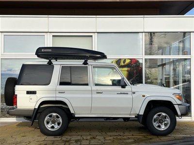 TOYOTA LAND CRUISER 70 - 3