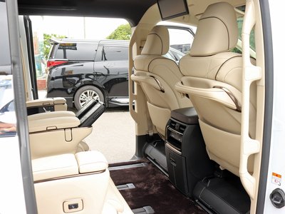 2024 Toyota ALPHARD — миниатюра 25