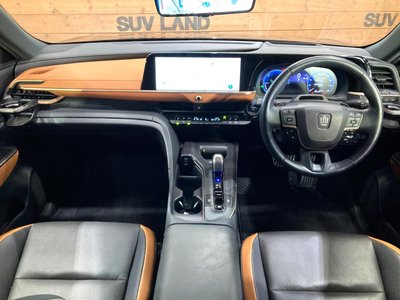 TOYOTA CROWN CROSSOVER - 2