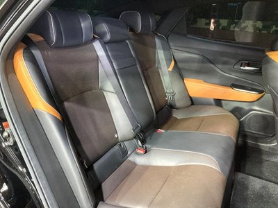 TOYOTA CROWN CROSSOVER - 9