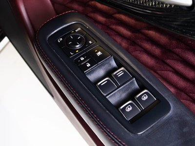 2018 Lexus LS — миниатюра 17