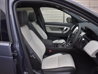 2025 LAND Rover DISCOVERY SPORT photo 8