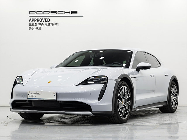 PORSCHE TAYCAN - View 1