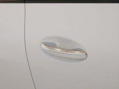 2025 Mercedes-BENZ GLC thumbnail 12