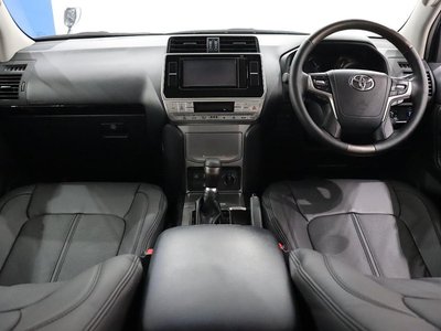 TOYOTA LAND CRUISER PRADO - 8