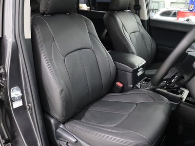 TOYOTA LAND CRUISER PRADO - 9