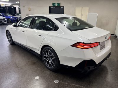 BMW 5 SERIES - 8