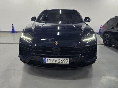 صورة 1 لـ 2023 Lamborghini URUS