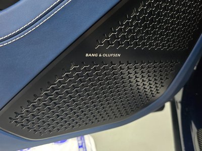 صورة 9 لـ 2023 Lamborghini URUS