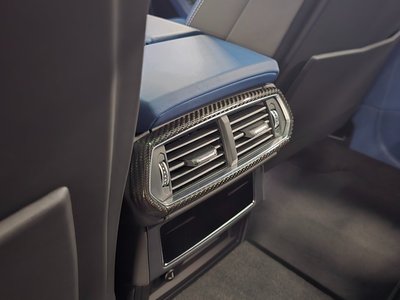 صورة 8 لـ 2023 Lamborghini URUS