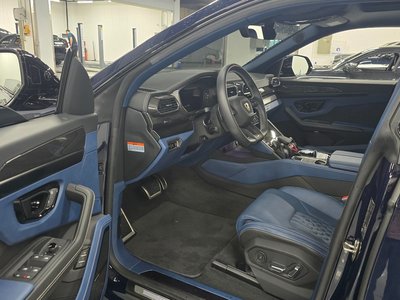 صورة 6 لـ 2023 Lamborghini URUS