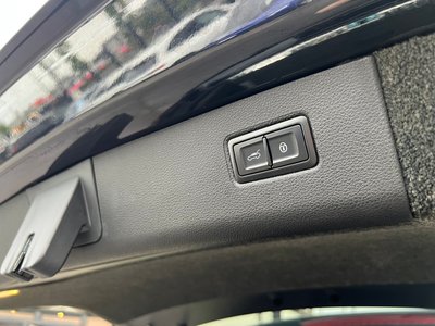 صورة مصغرة 36 لـ 2017 Bentley BENTAYGA