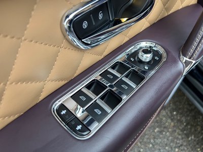 صورة مصغرة 51 لـ 2017 Bentley BENTAYGA