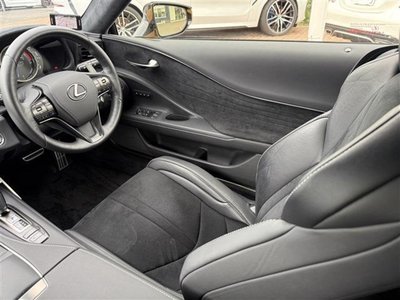 2017 Lexus LC photo 3