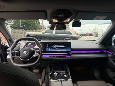 2025 BMW 5 SERIES 照片 4