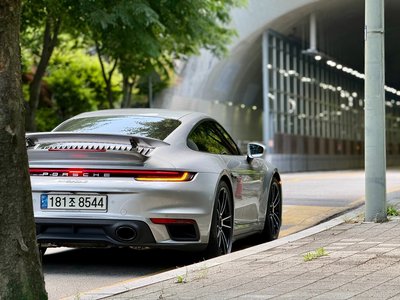 PORSCHE 911 - 4
