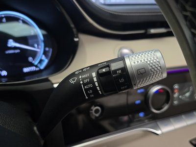 2021 Genesis GV70 — миниатюра 17