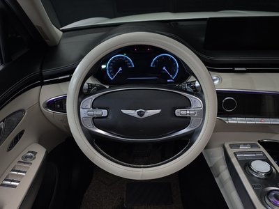 2021 Genesis GV70 — миниатюра 13
