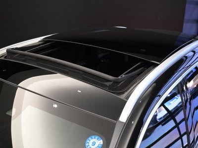 2026 Mercedes-BENZ GLC photo 9
