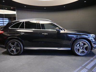 2026 Mercedes-BENZ GLC photo 4