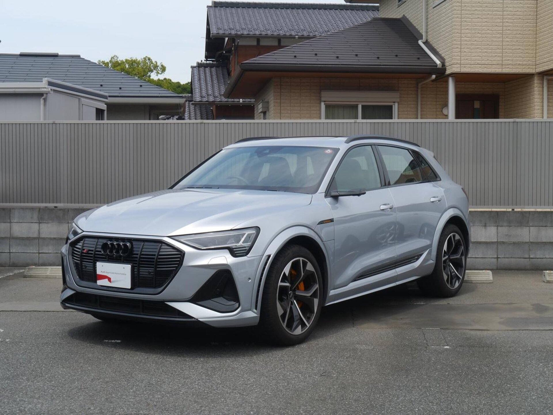 AUDI E-TRON S - View 1