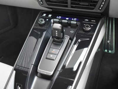 2025 Porsche 911 — миниатюра 15