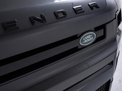 LAND ROVER DEFENDER - 7