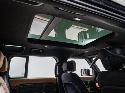 LAND ROVER DEFENDER - 5